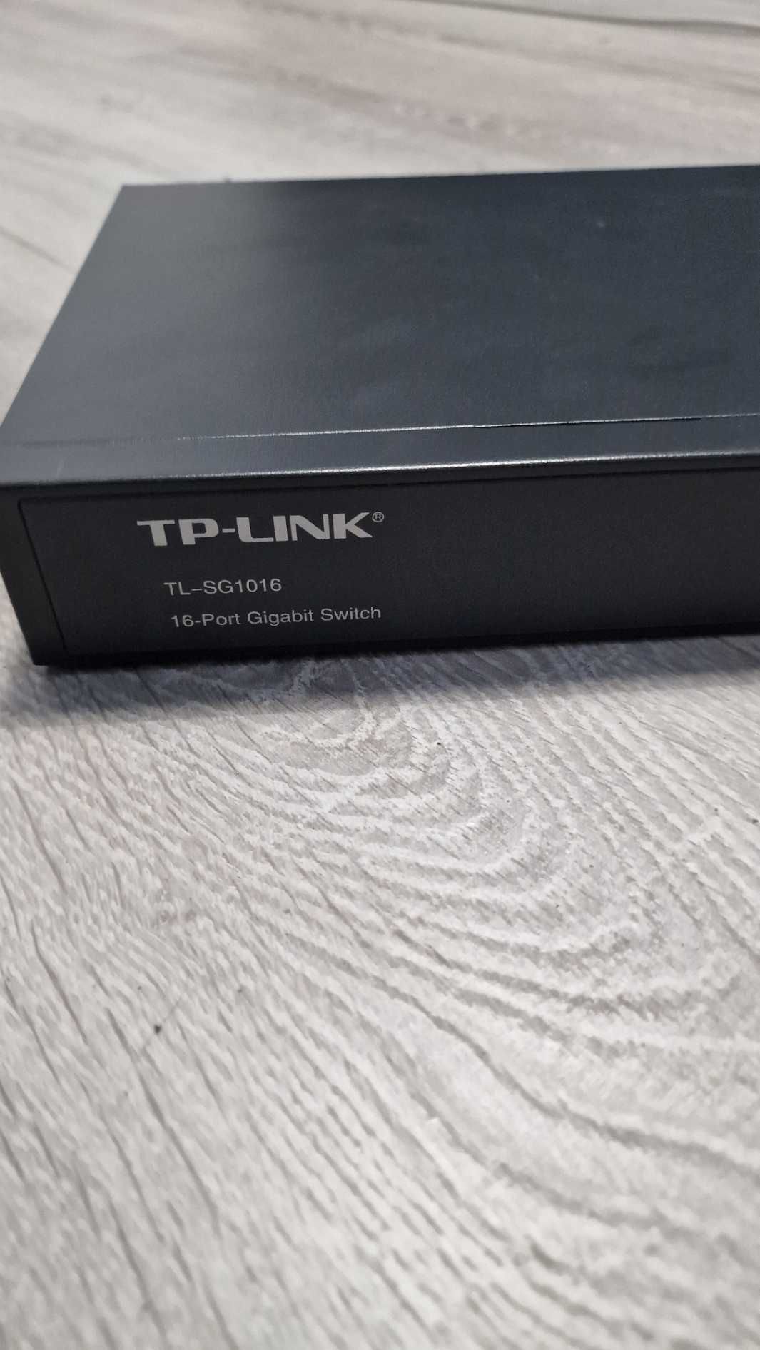 Switch 16 canale gigabit rackabil TP-Link TL-SG1016