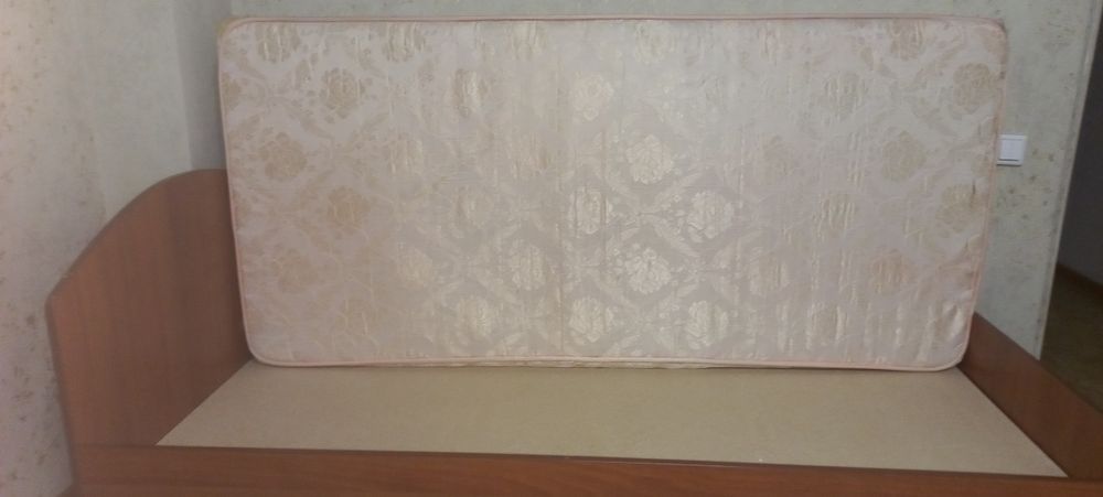 Кровать односпальная