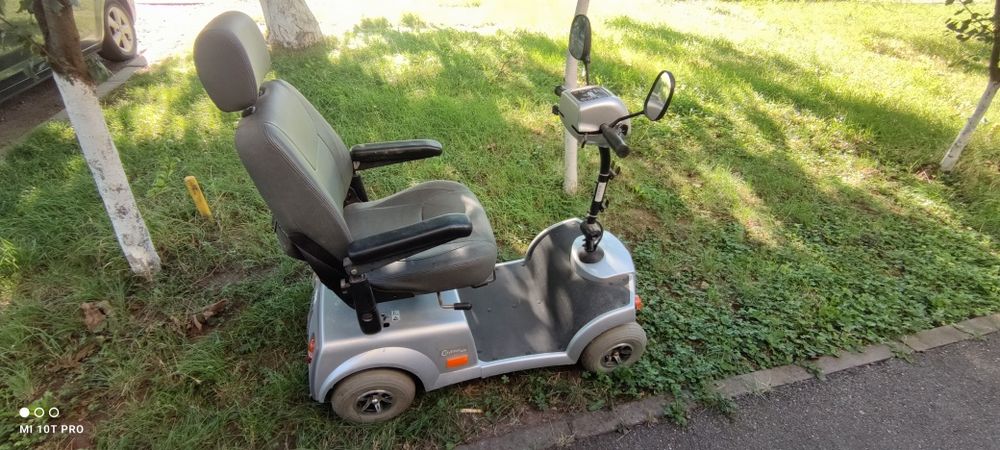 Cărucior electric scuter