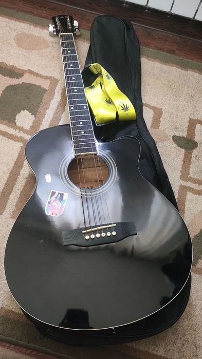 Акустическая гитара