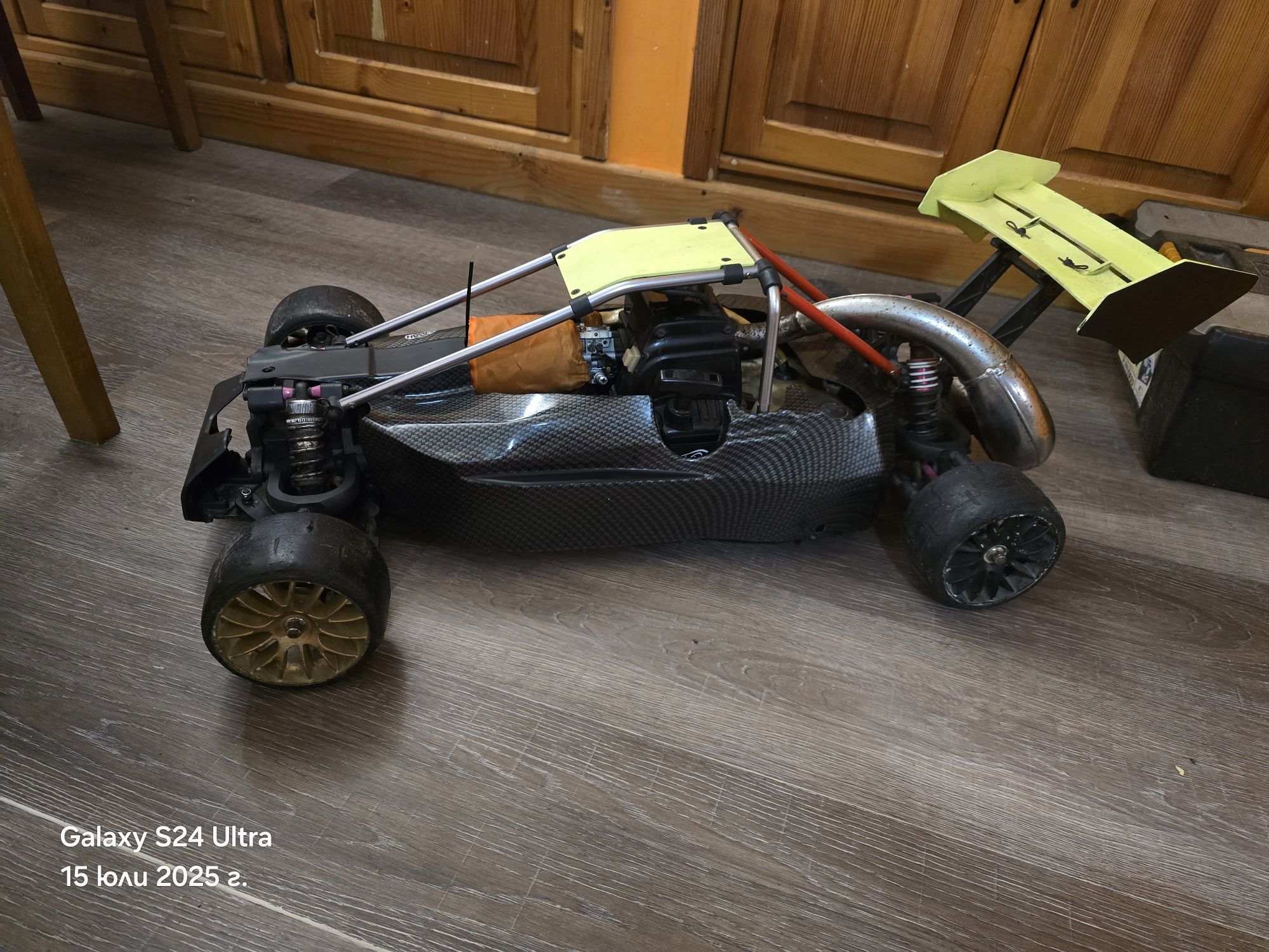 1/5 Reely Carbon Fighter Pro 4x4 RC + още един модел