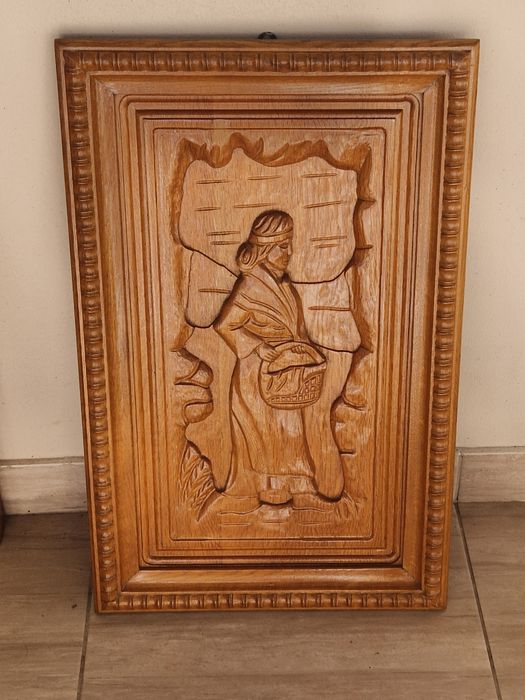 Tablou sculptat în lemn masiv