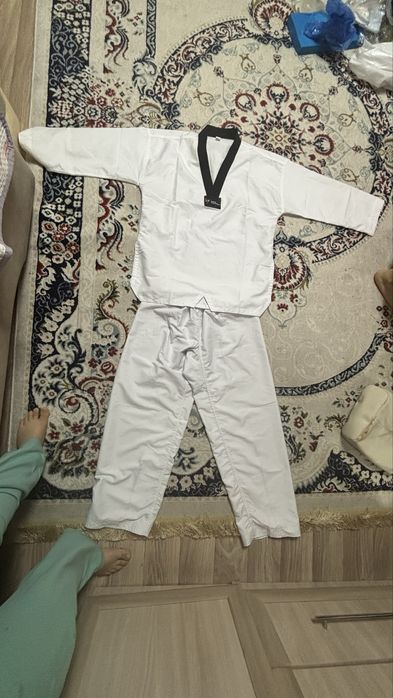 Продам кимоно и пояс для таэквондо