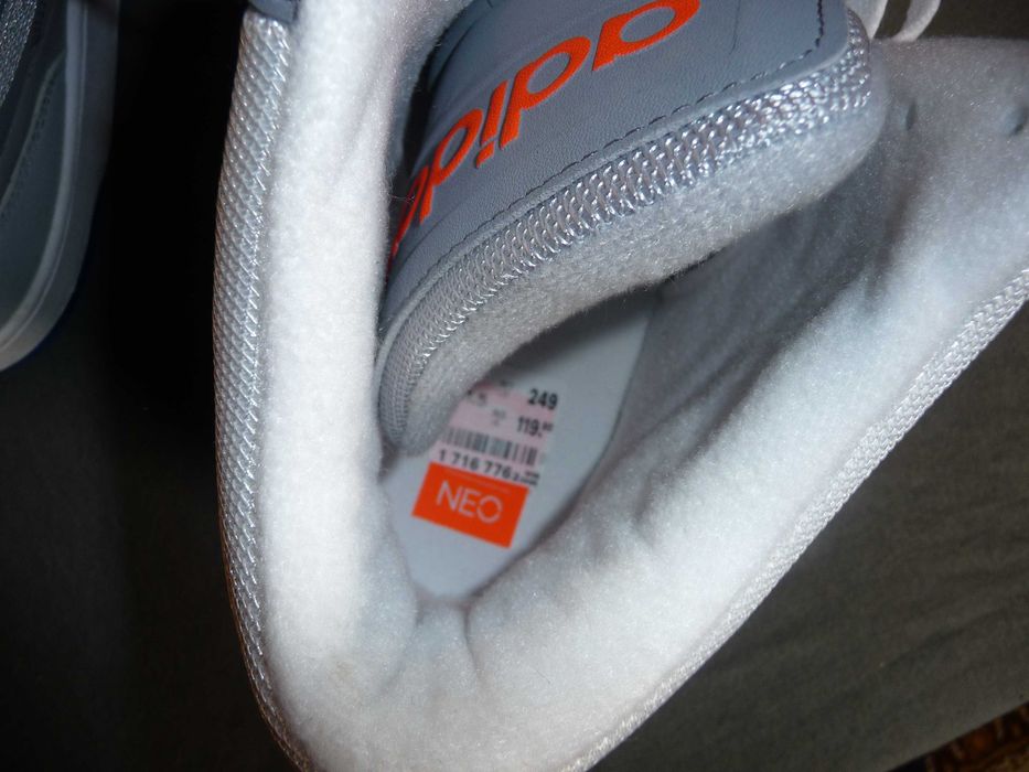 мъжки маратонки нови ADIDAS НОМЕР 46 И две трети