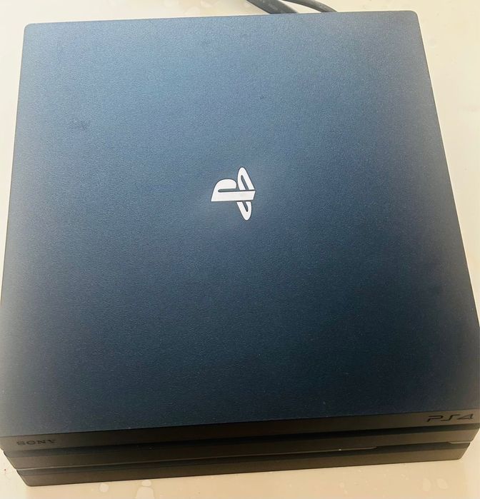 Продам пс4 про ( ps4 pro )