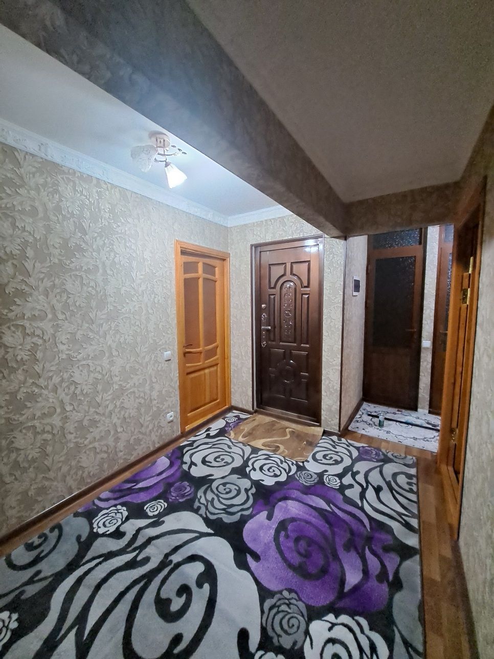 Продаю свою 2х переделанную в4хкомнатную Югославскую квартиру