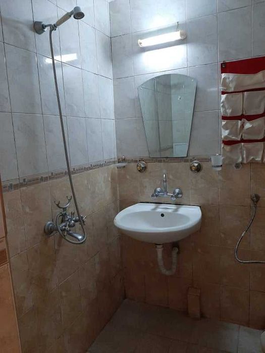 Дава се под наем Двустаен апартамент в Бургас, Зорница - 60 кв.м за 150 € - Снимка #1