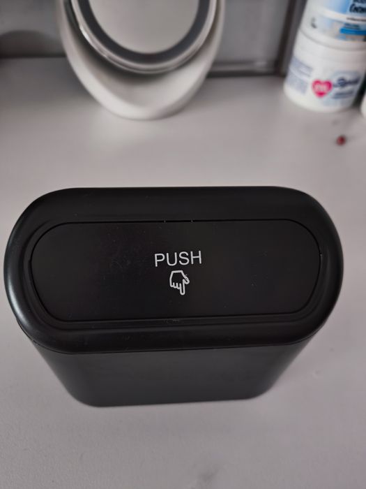 Продавам водоустойчиво кошче за автомобил