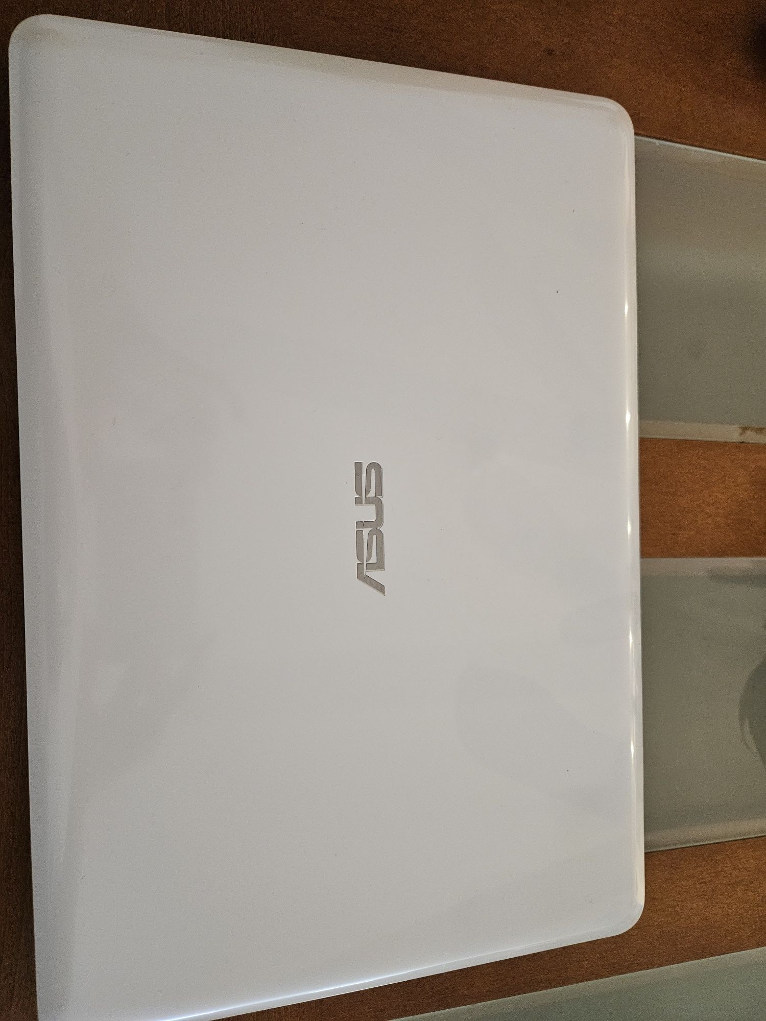 Лаптоп Asus L502M