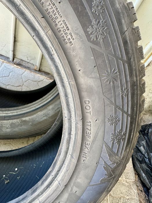 Зимни гуми Hankook 235/55/17 - 2бр.