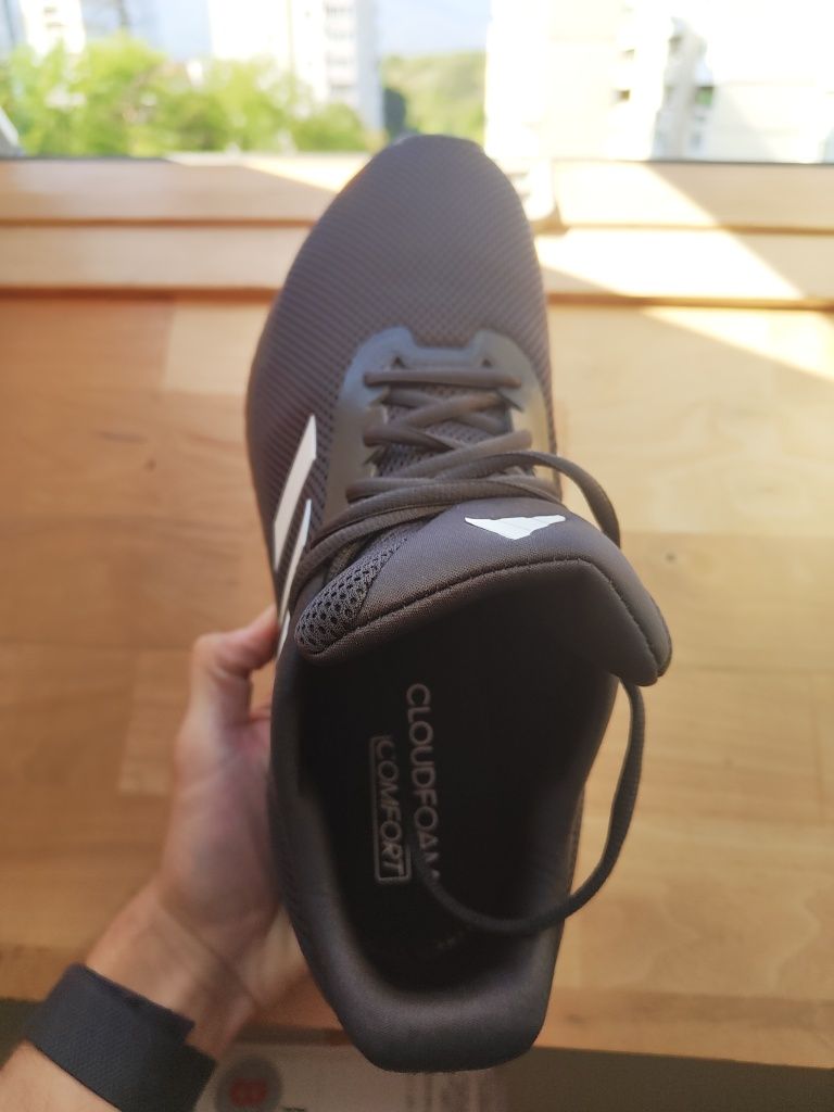 Adidas cloudfoam 44.5