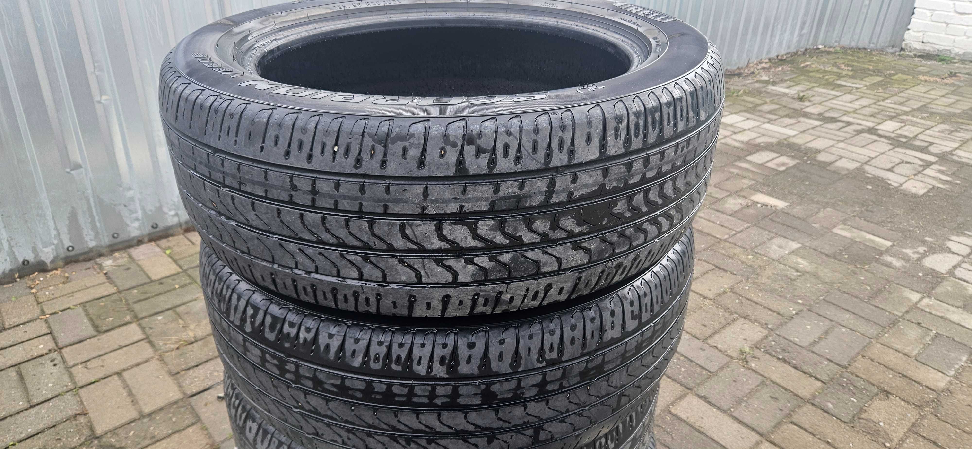 Продам шины резину Pirelli 235/55/20