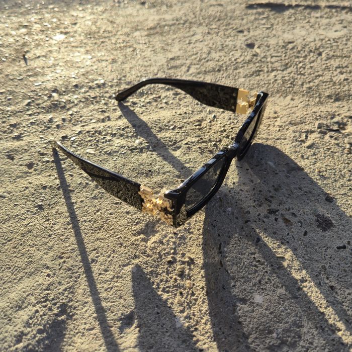 Ochelari Off White negri cu auriu