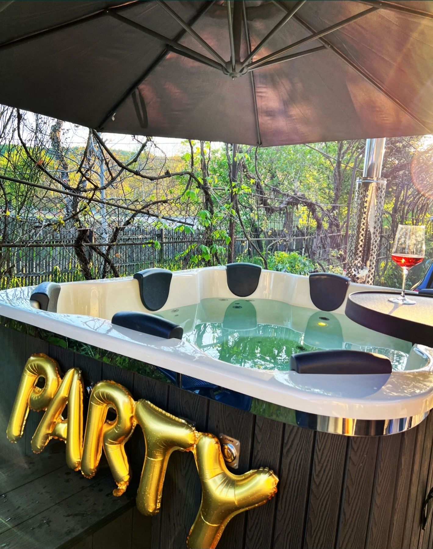 Ciubăr/jacuzzi mobil de închiriat