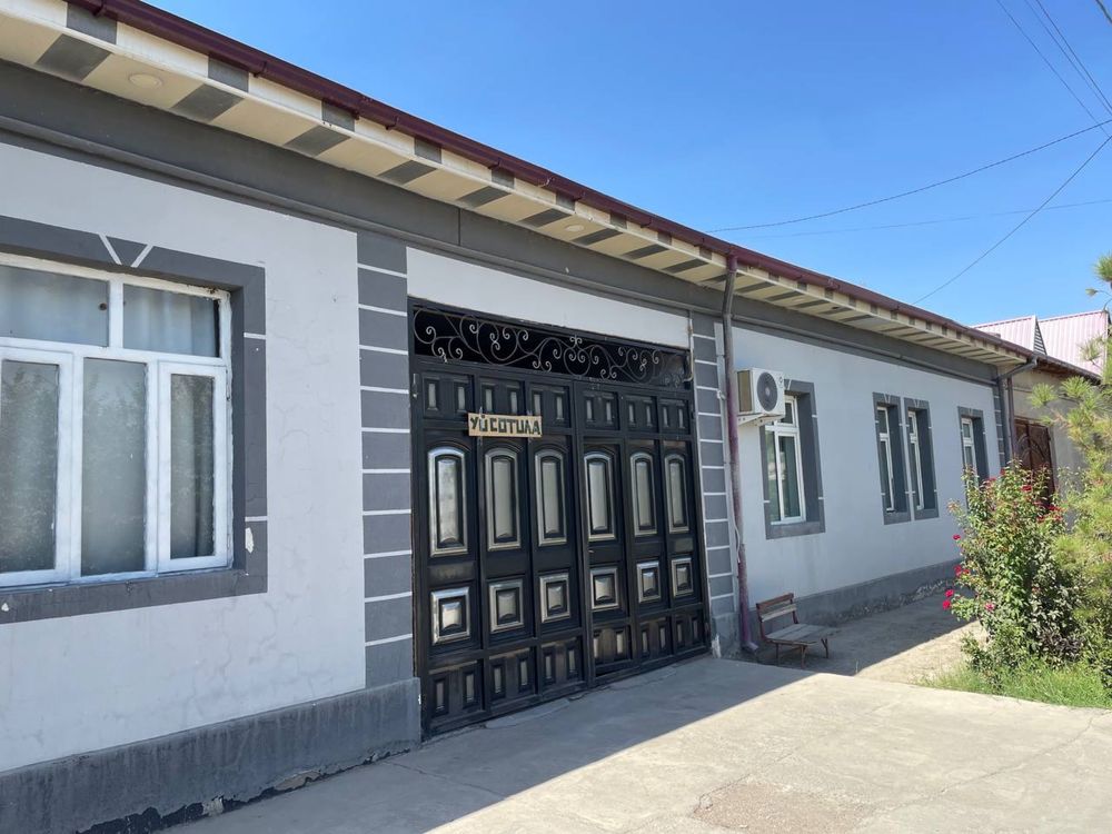 Toshkent vil chinoz tumani olmazor  baraka kochasida uy sotiladi