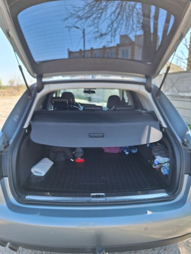 Vând AUDI A4 B8 2.0 TDI