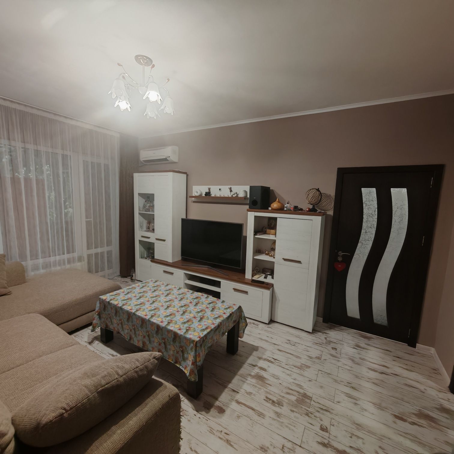 Продавам 3 стаен в Изгрев