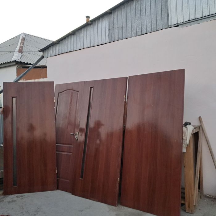 Есіктер  сатылады.