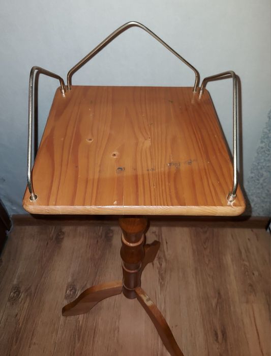 Ретро телефона маса