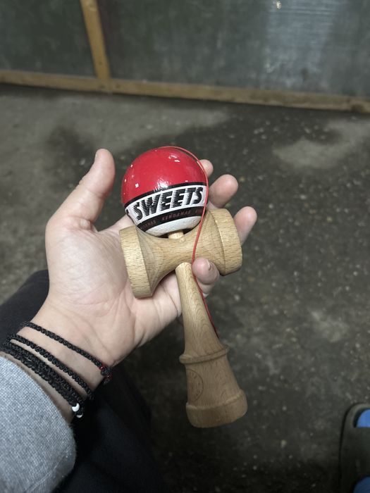 Sweets kendama rosu