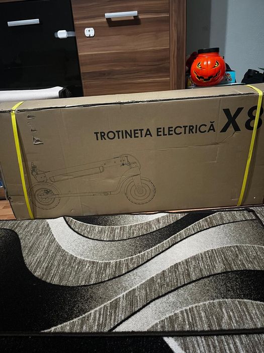 Trotineta electrica sigilata