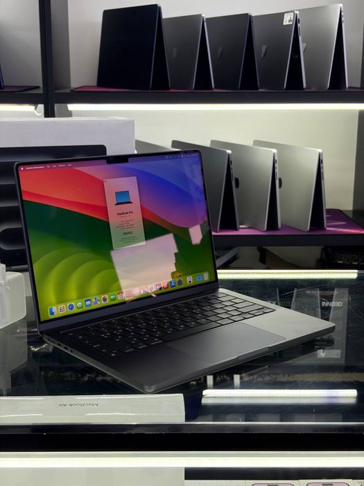 Macbook M3 Pro Space Black