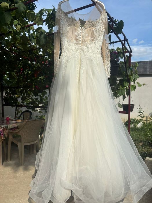 Văd rochie de mireasă