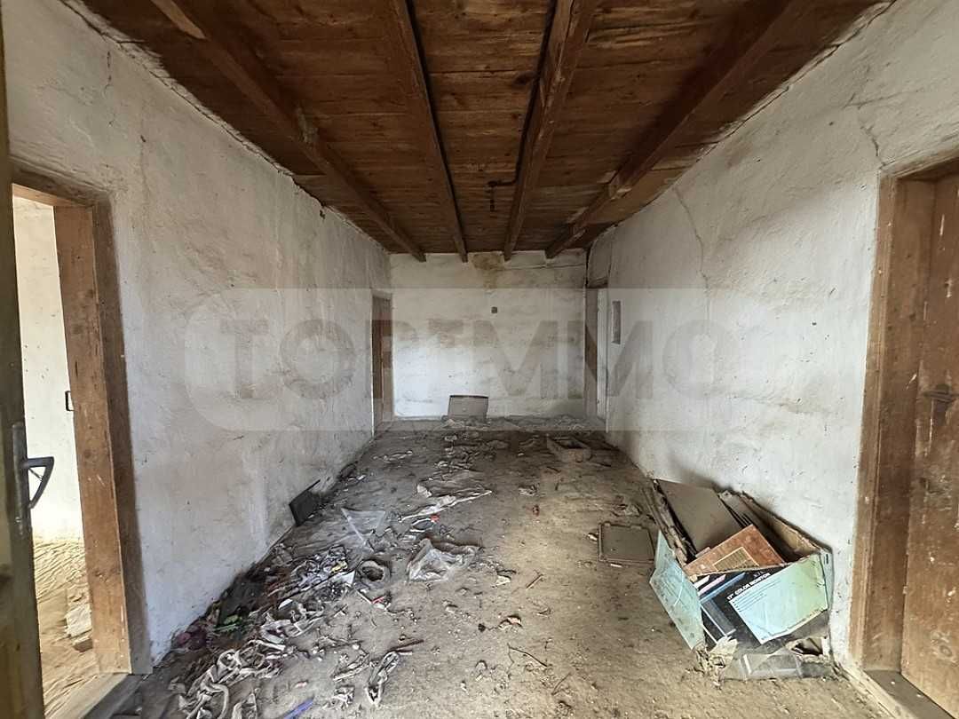 Двуетажна къща в село Беляново