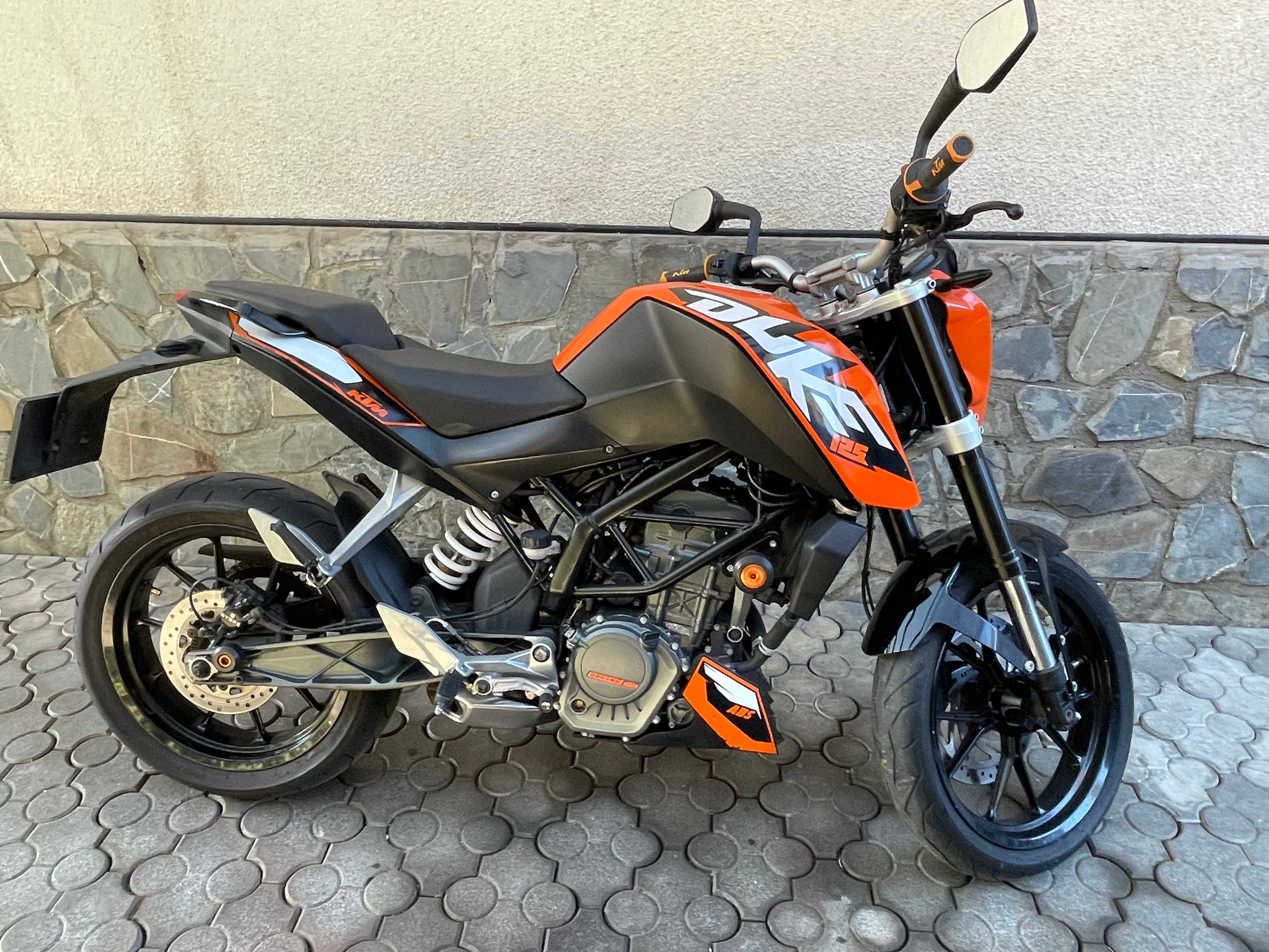 KTM Duke 125cc 2016 A1 + Cadou