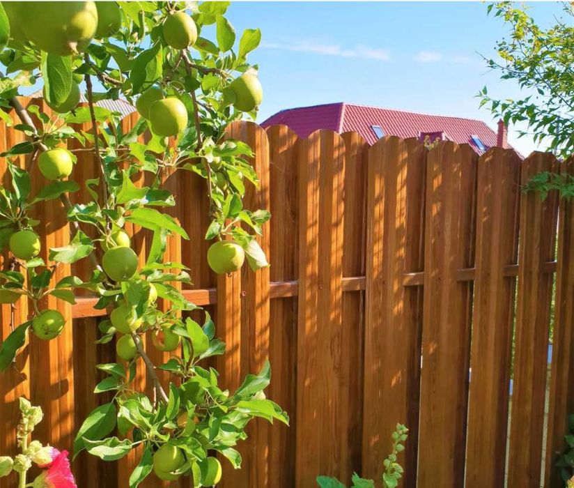 Garduri si porti din panou stil jaluzele, sipca metalica, plasa si BCA