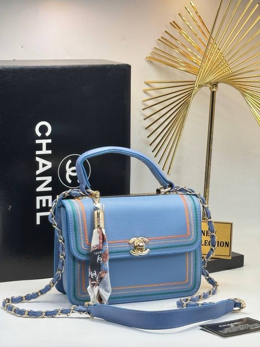 Geanta Chanel noua !!! Dimensiuni 21/15 !!!