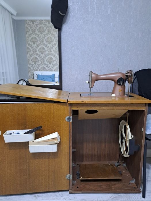 Швейная машинка б/у