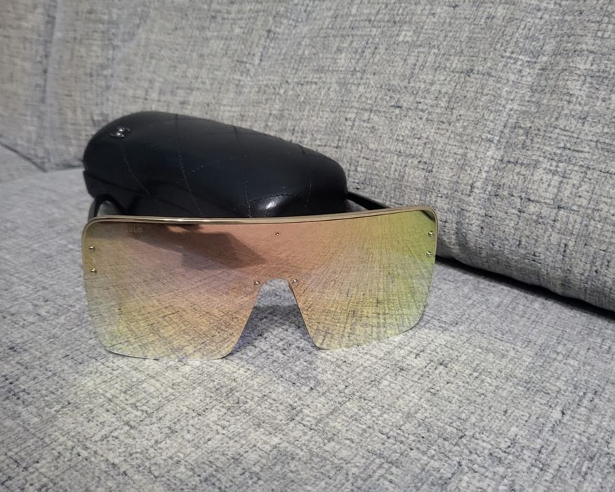 Солнцезащитные очки Chanel