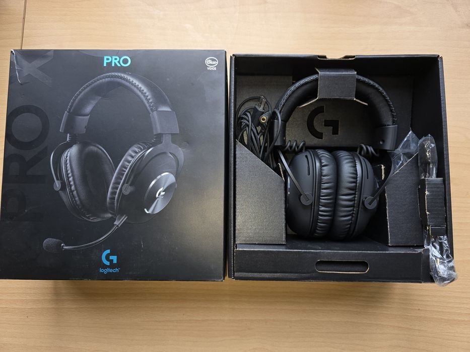 Слушалки Logitech PRO Blue Voice