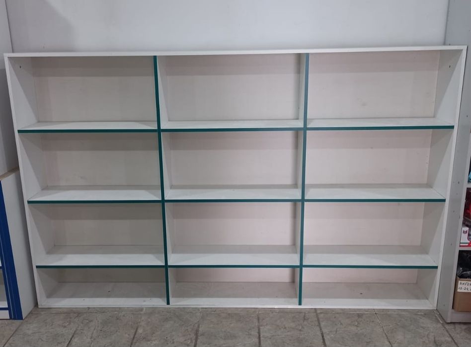 Шкаф витрина полка