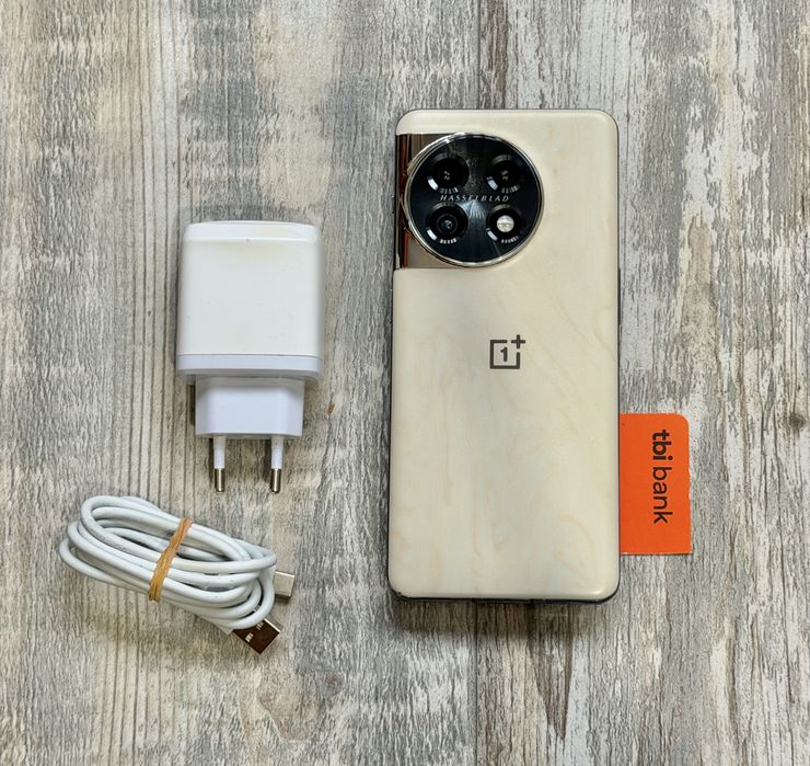 OnePlus 11 5G 256 GB 16+12 GB Ram Отличен