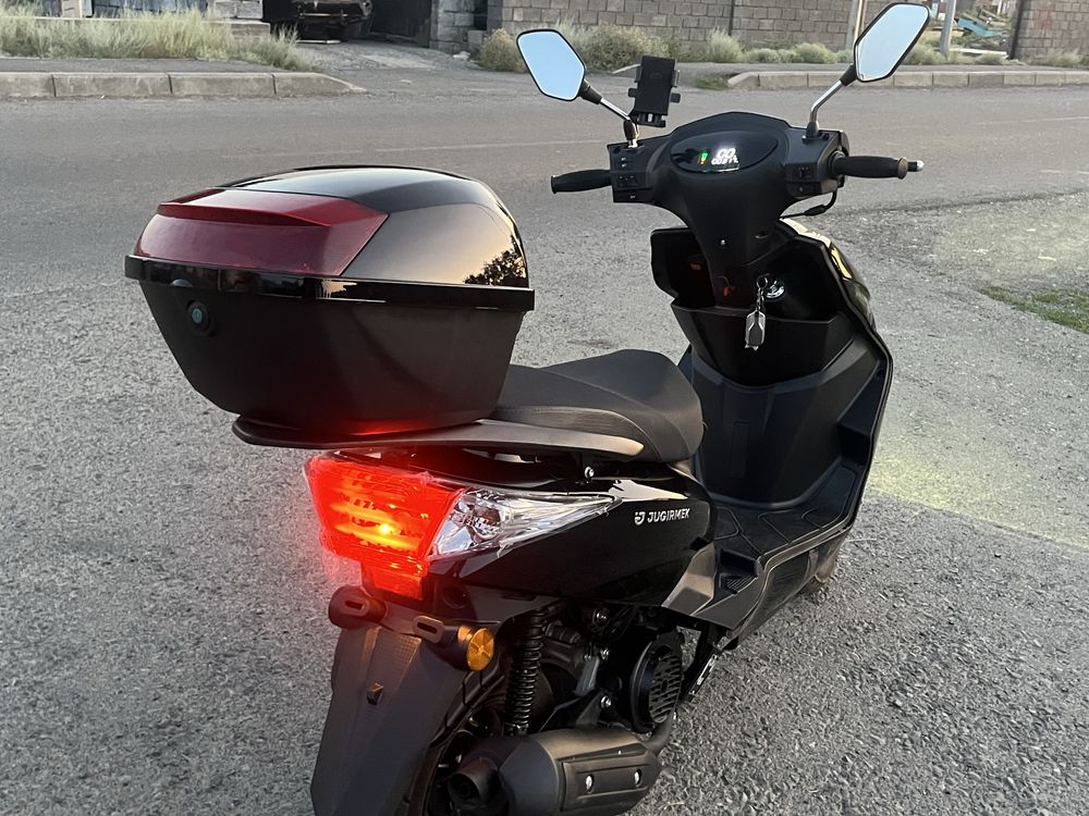 Мопед м8 150 куб