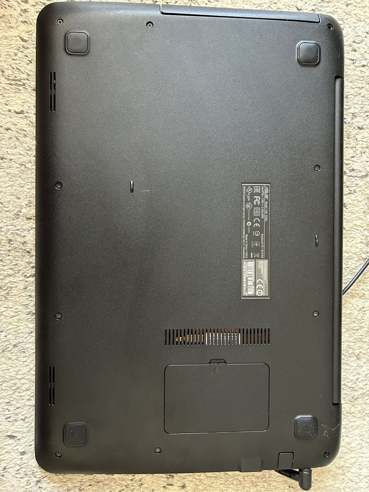 Laptop Asus X555L