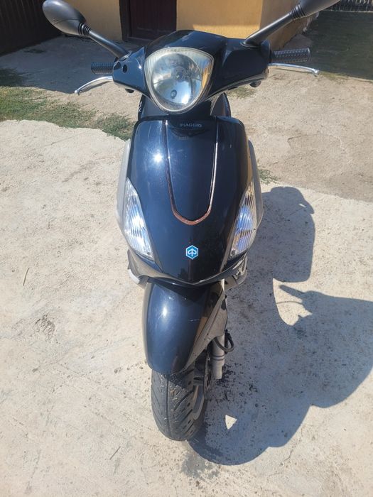 Vând scuter piaggio