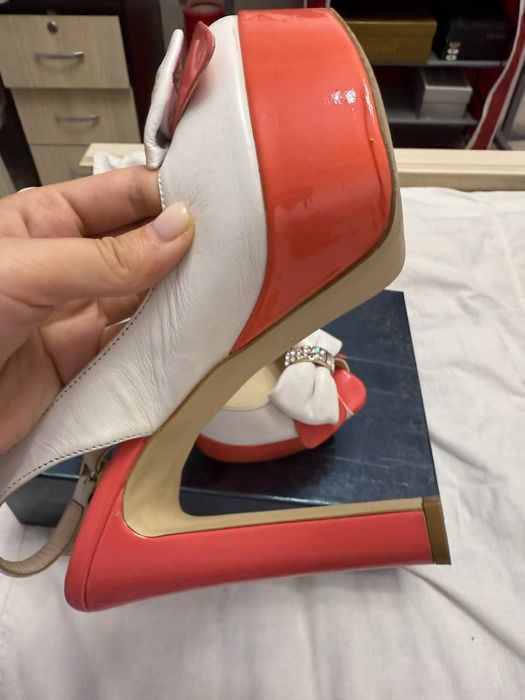 Продаются босоножки от гучи