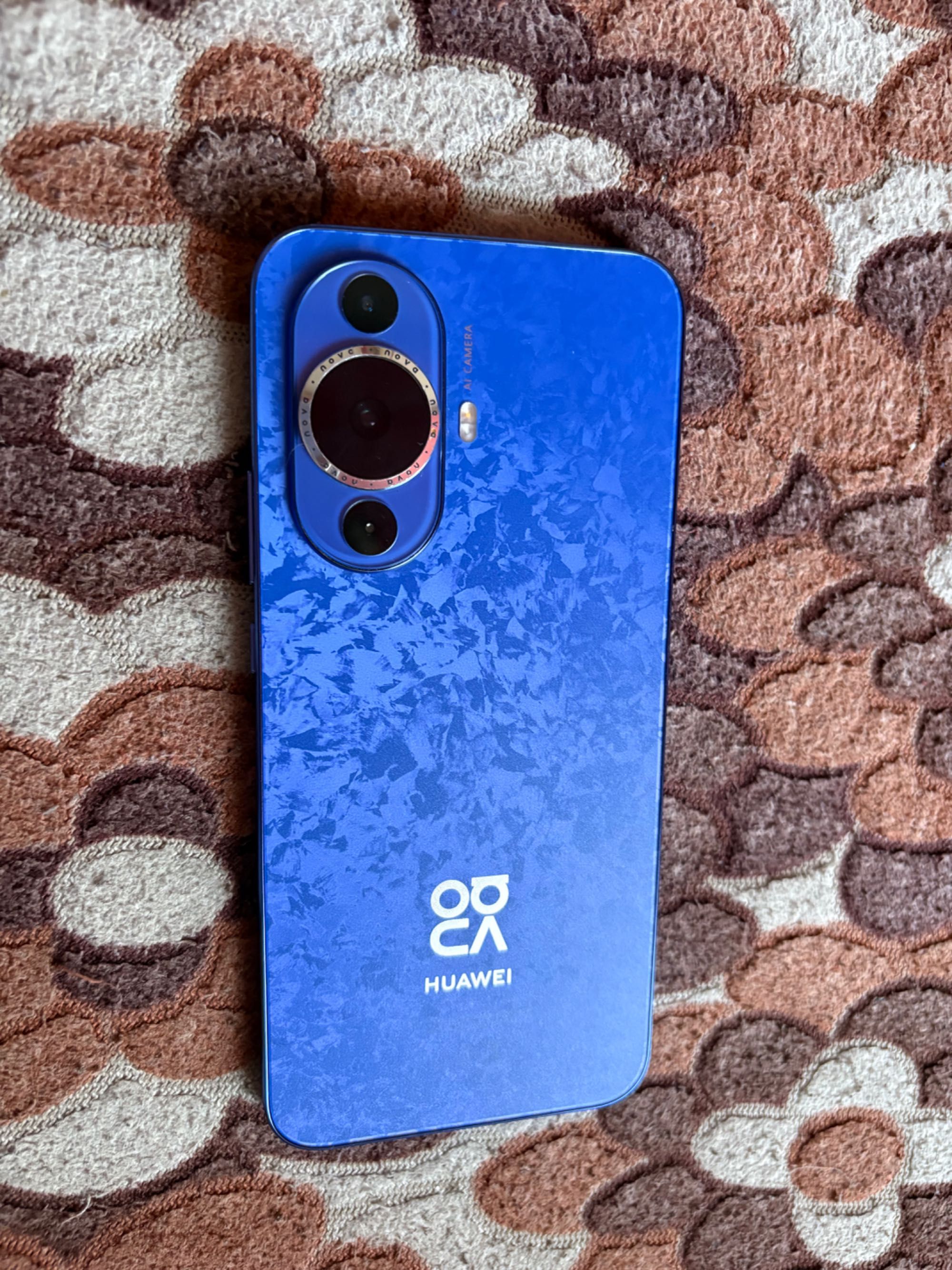 HUAWEI nova 12s използван много малко