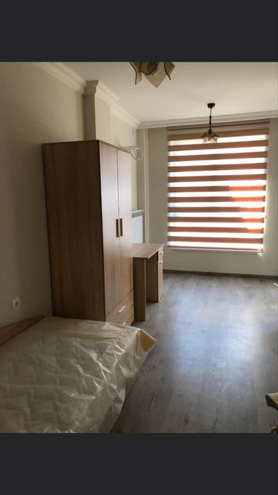 Давам под наем нов тристаен газифициран обзаведен апартамент