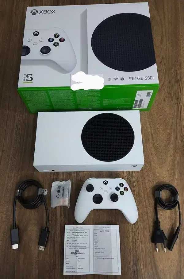 срочно продам xBox series s в полной комплектации