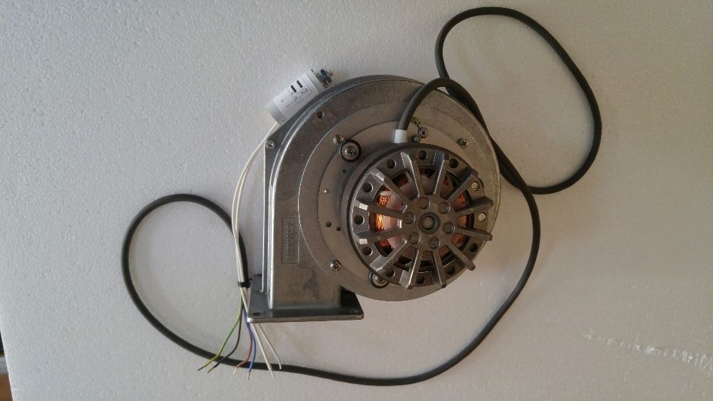 Ventilator gaze arse Generator Aer Cald Tecnoclima PA-106, UT-106