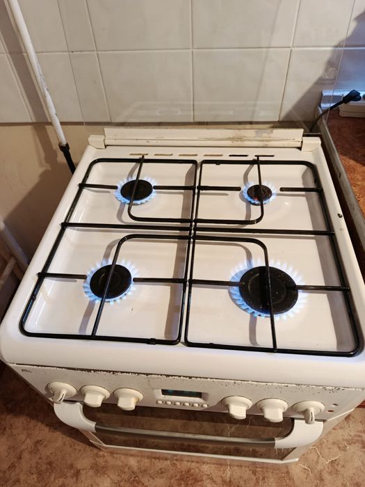 Продам плиту газовую Беко