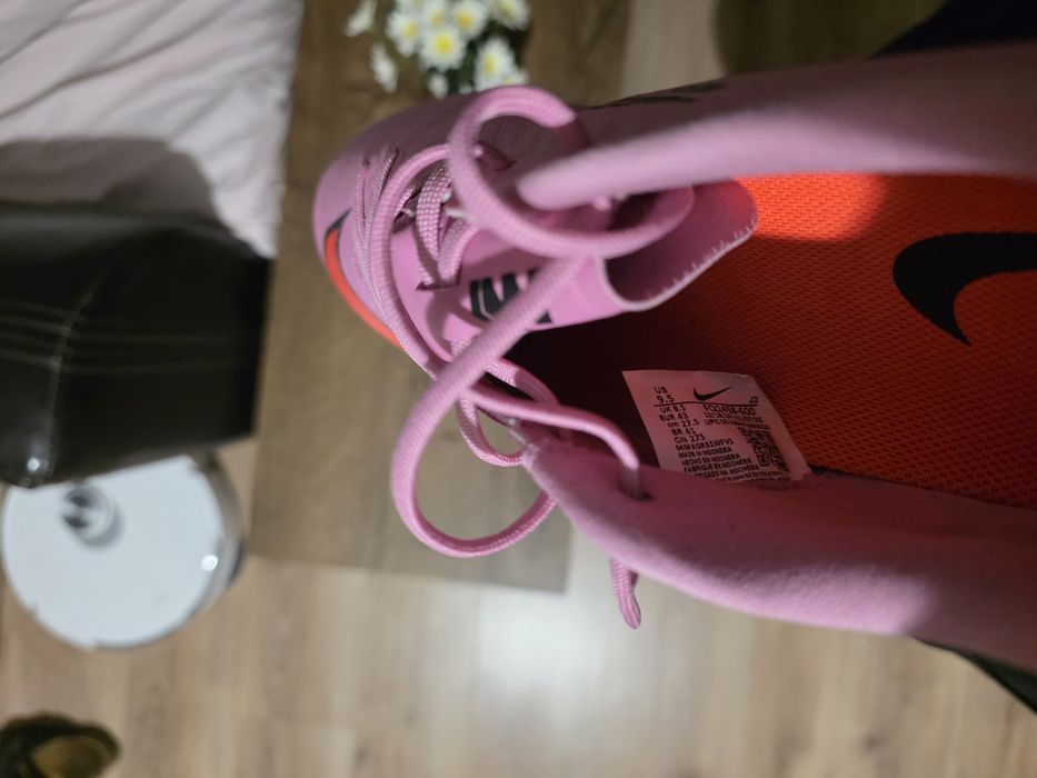 Чисто нови Nike Mercurial