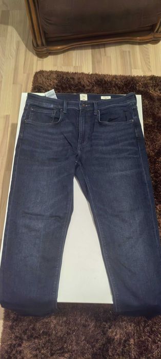 vand 2 perechi de blugi