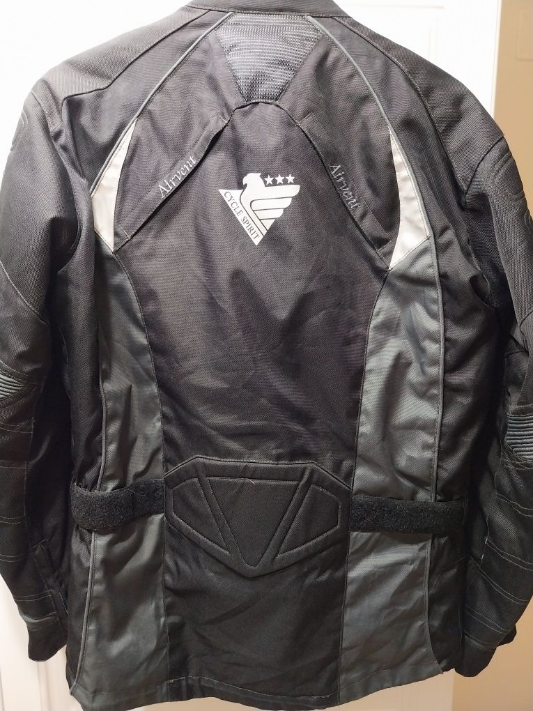 Jachete moto mărimea M , XL