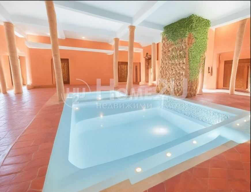 Продава се Хотел в Балчик - 1300 кв.м за 700 €/кв.м - Снимка #3
