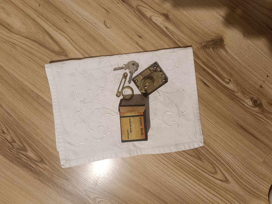 Ключалка на винт външна ключалка 
Външна ключалка.